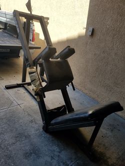 Hack Squat / Leg Press Machine
