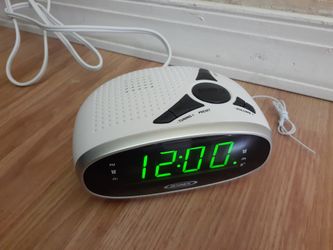 ALARM CLOCK RADIO IPAD ETC. NEW
