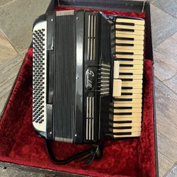 120 Bass Accordion , Made In 🇮🇹 
