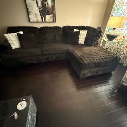 Oversized Modular Sectional Sofa with Chaise – 120” x 80” – Excellent Condition