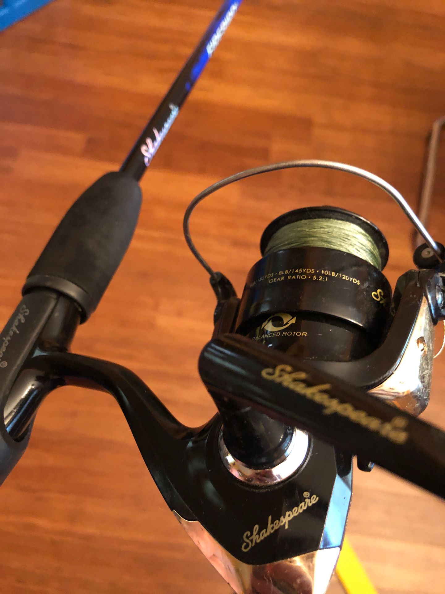 FISHING REEL AND ROD LIKE NEW ”SHAKESPEARE BRAND