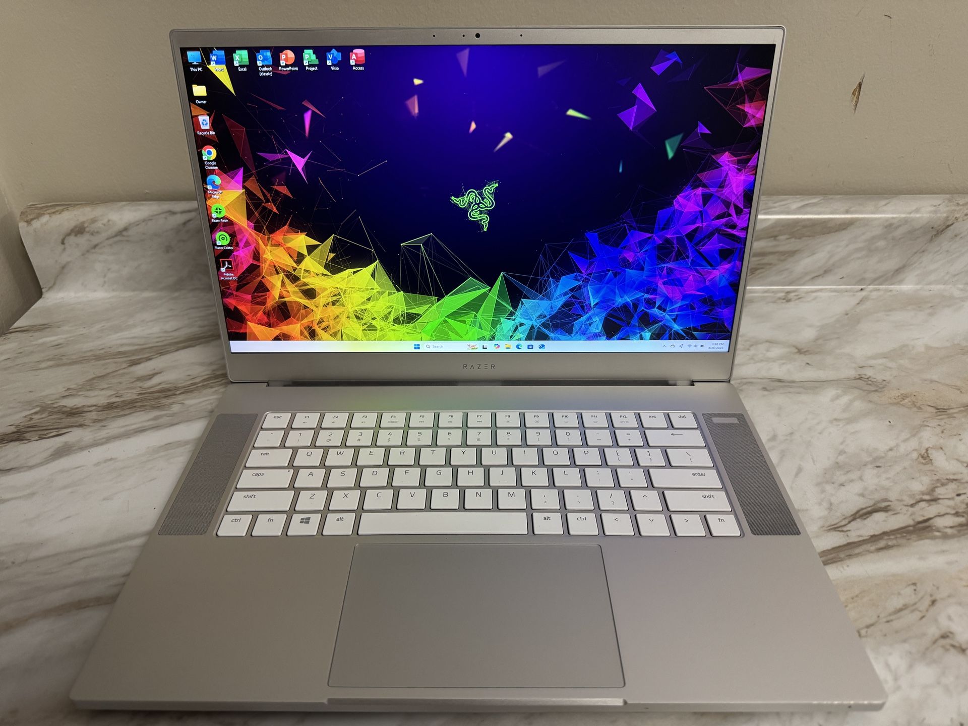 Razer Blade 15 Gaming Laptop - 15.6" i7 16GB RAM 1TB SSD - W11 New Battery Mercury White