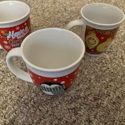 3 Christmas Mugs/ Excellent condition 