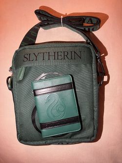 Slytherin Merch ( Universal)