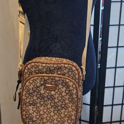 Dkny Cross Over Body Bag