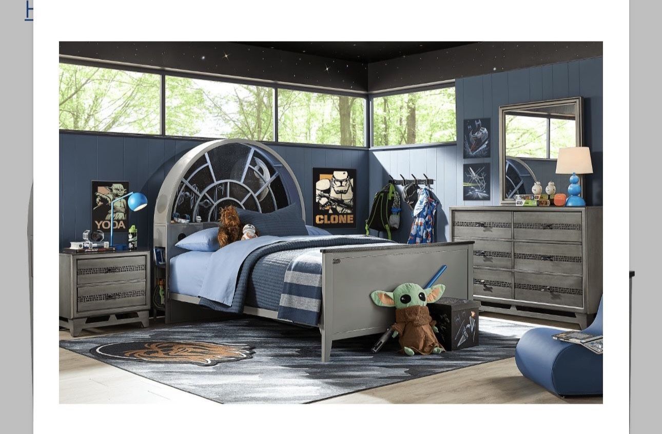 KIDS BED STARWARS FULL SIZE Like NEW half Price From Rooms To Go