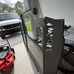 2007 Ford Steel Partition 