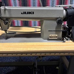 JUKI - DDL5530 W/ Sewing Table
