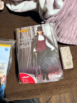 Men’s vampire costume