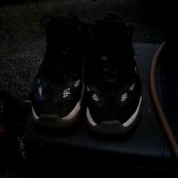 Retro Jordan 11 Low. Sz 9.5