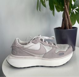 Women Size 8 Nike Phoenix Waffle Soft Pink Shoes