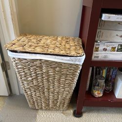 Laundry hamper 
