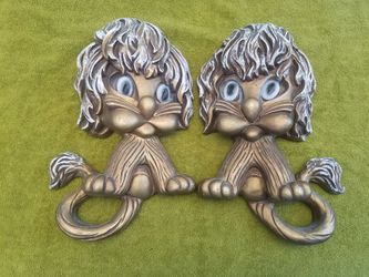 Lion wall plaques collectable 1970's
