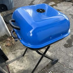 Portable Charcoal Grill / BBQ