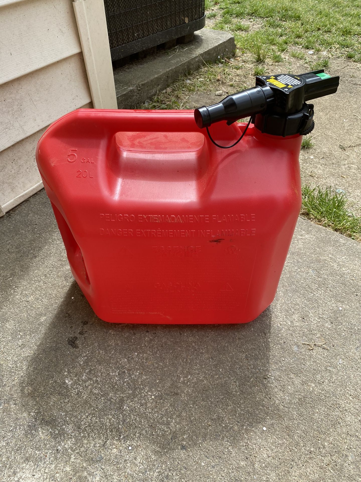 5 Gallons Can