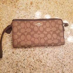 AUTHENTIC Coach clutch/wallet