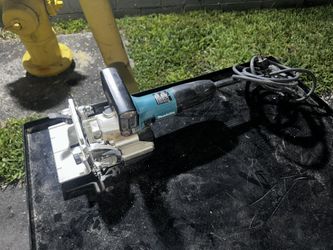Makita Biscuit Jointer Pj7000