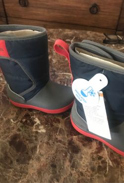 Crocs kids Snow Boots Size c8