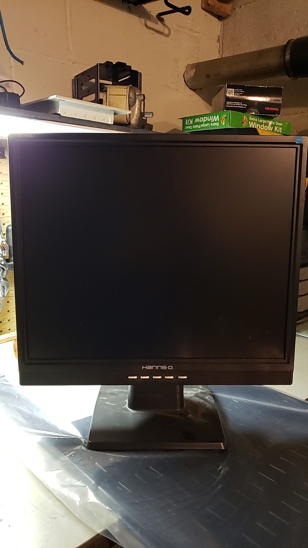 Hanns G computer monitor