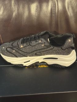 A new shoes cape Robbin