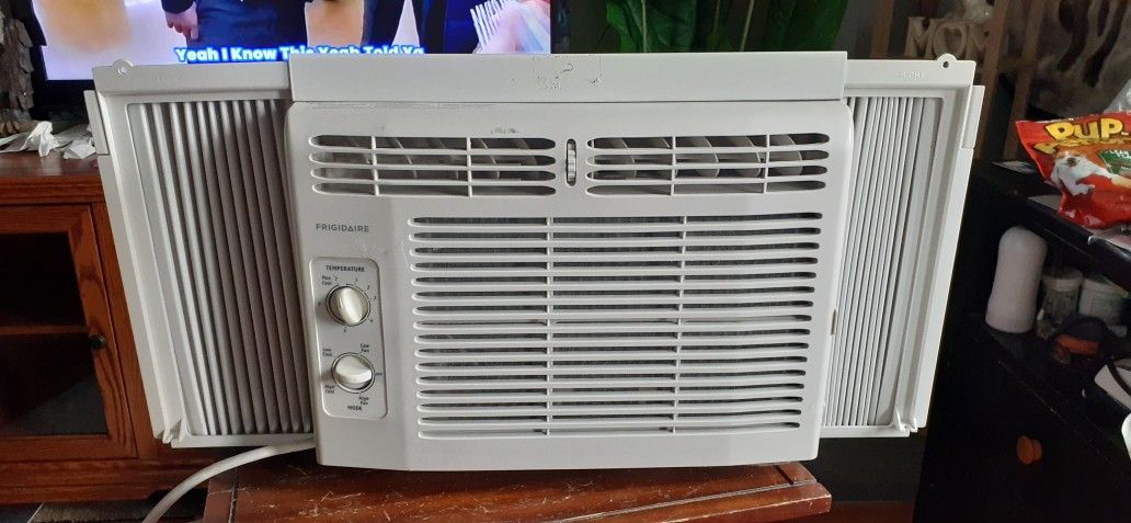 2 AIR CONDITIONERS AVAILABLE G.E. 8,000 BTU AND FRIGIDAIRE 5,000 BTU  READ BELOW 