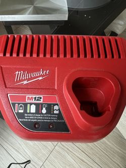Milwaukee M12 Charger