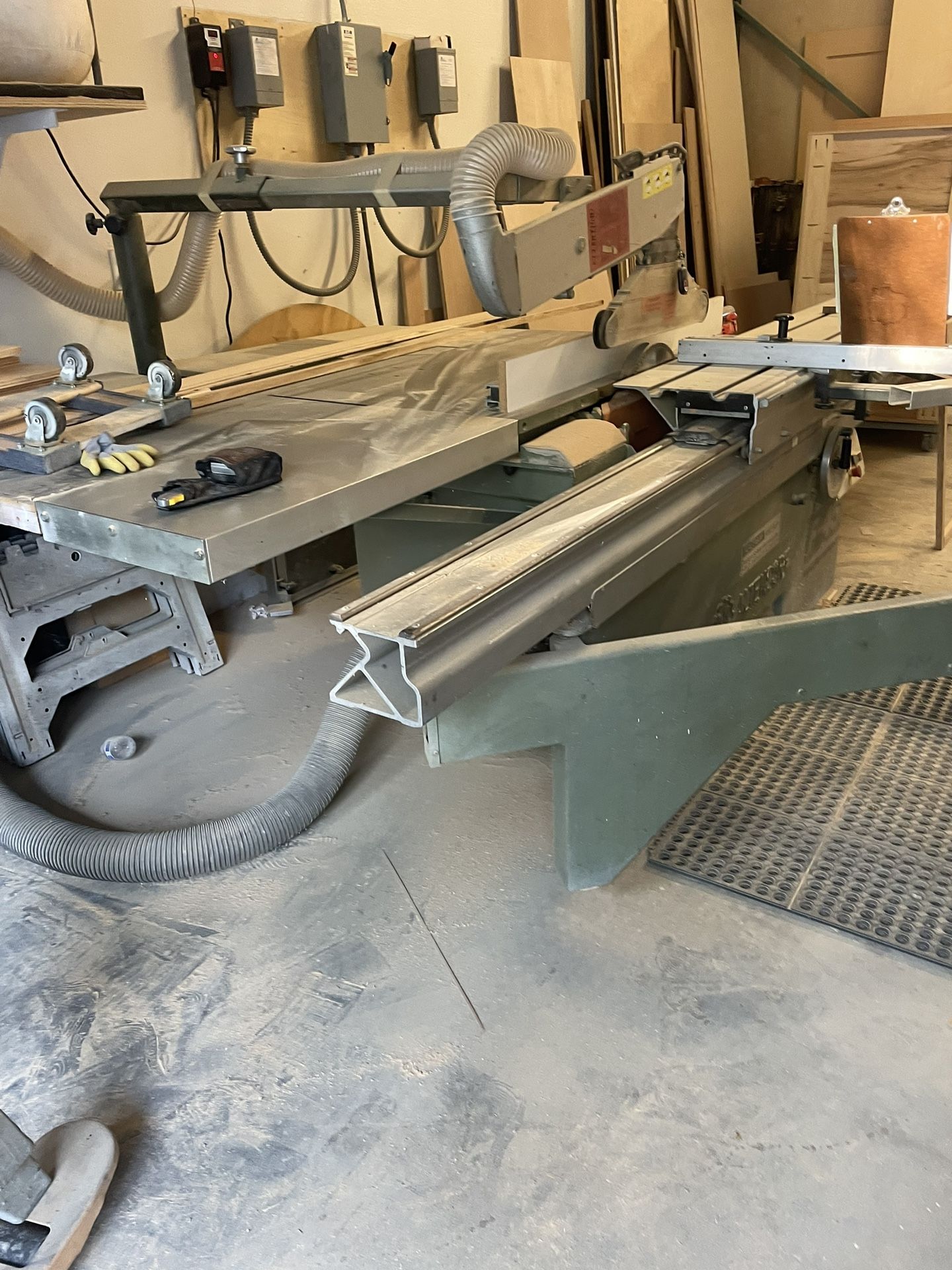 Sliding Table Saw
