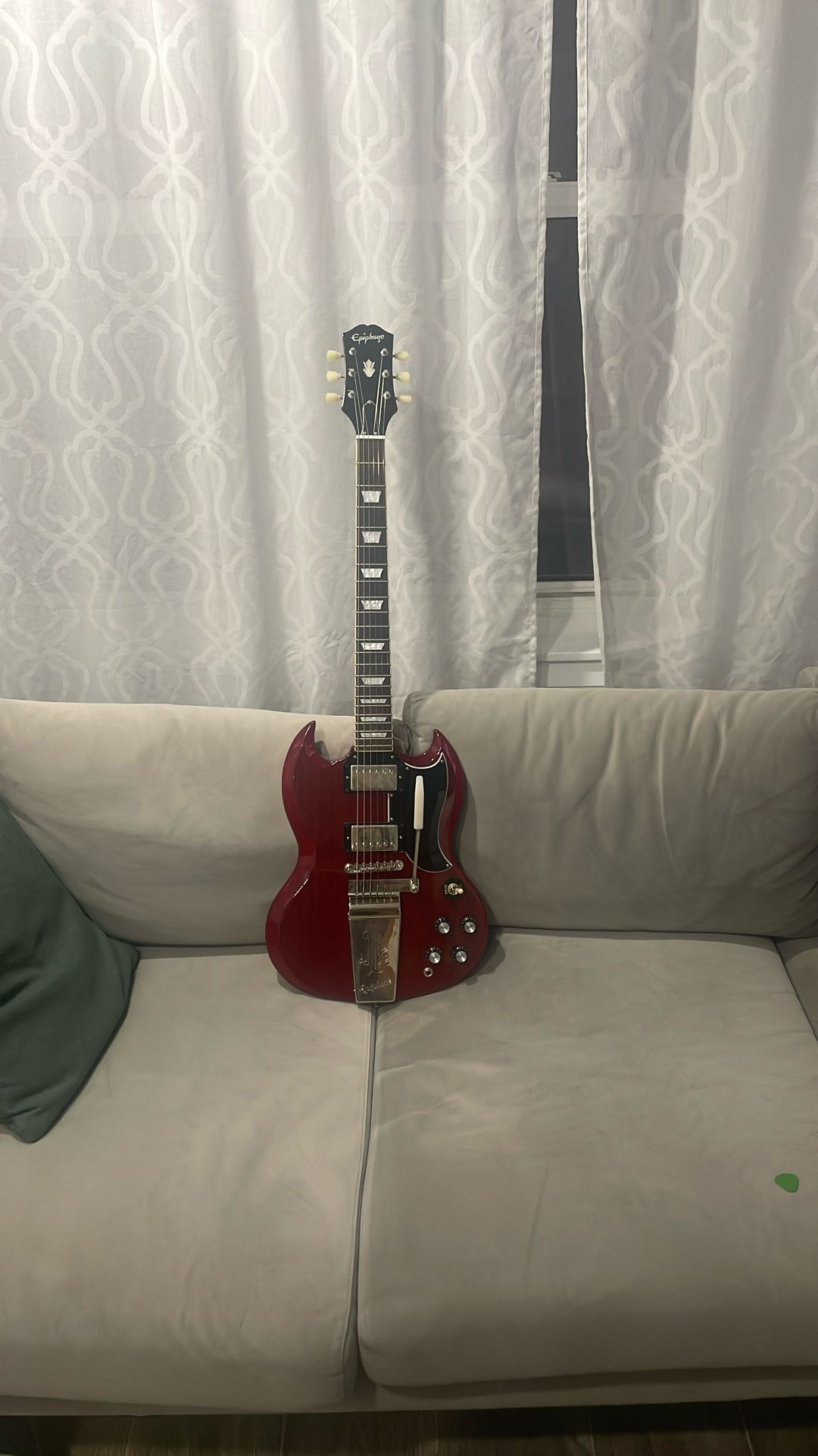 Epiphone SG Standard '61 Maestro Vibrola Electric Guitar - Vintage Cherry