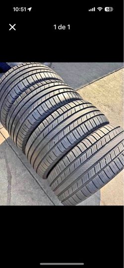 265/65/17 Michelin 📍📍 Vendo un set de llantas con 80% de vida las 4 📍🌟   $180
