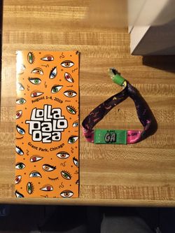 Lollaplooza 2019 chicago General Admission 4-Day wristband