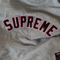 Supreme Sweater