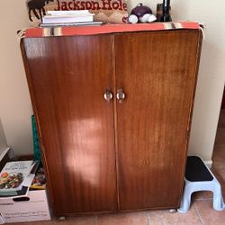 Gentlemen’s Cabinet