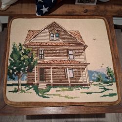 ANTIQUE DARK OAK EMBROIDERED VICTORIAN HOME INSET CUSION VANITY BENCH STOOL NICE...asking $100.00