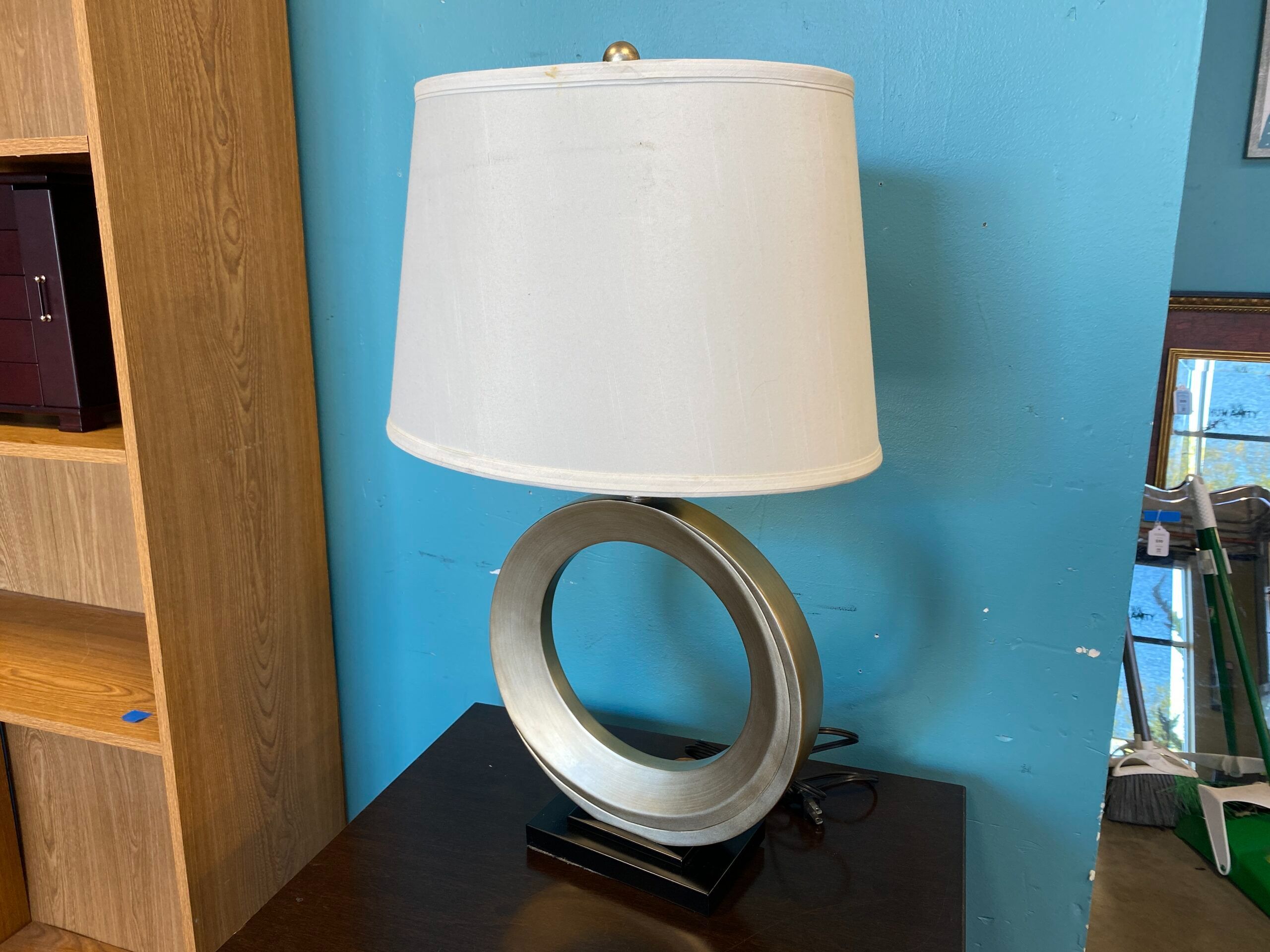 Contemporary Geometric Silver Swirl Table Lamp