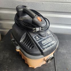 Ridgid 4 gallon 5HP wet/dry vac