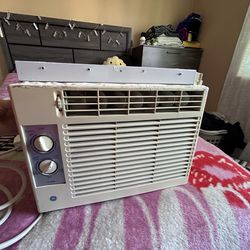 GE 5050 BTU Window AC (Info in Description)