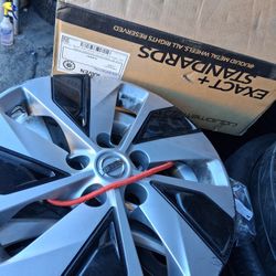 Many Hubcaps For Vw Toyota Honda Nissan And Others
