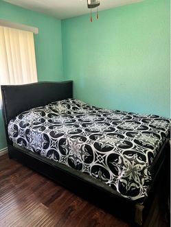 Queen bed/bed frame