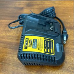 DEWALT 20V MAX* Charger (DCB115)