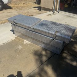 Advantage Pick Up full size toolbox in excellent condition