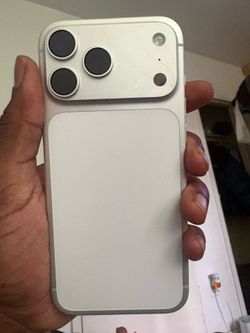 iPhone 17 Pro max silver
