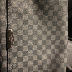 Louis Vuitton messenger Bag