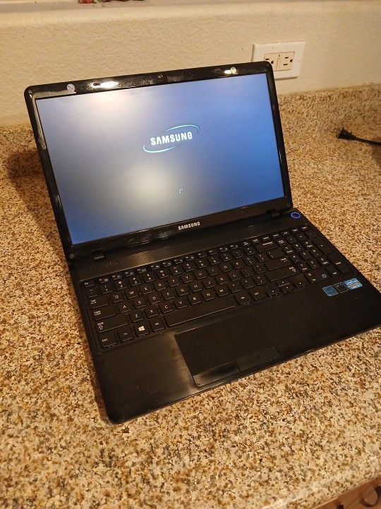 Samsung i5 15" Laptop 