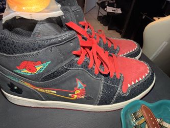 Jordan 1 Mid SE Siempre Familia size 11!!