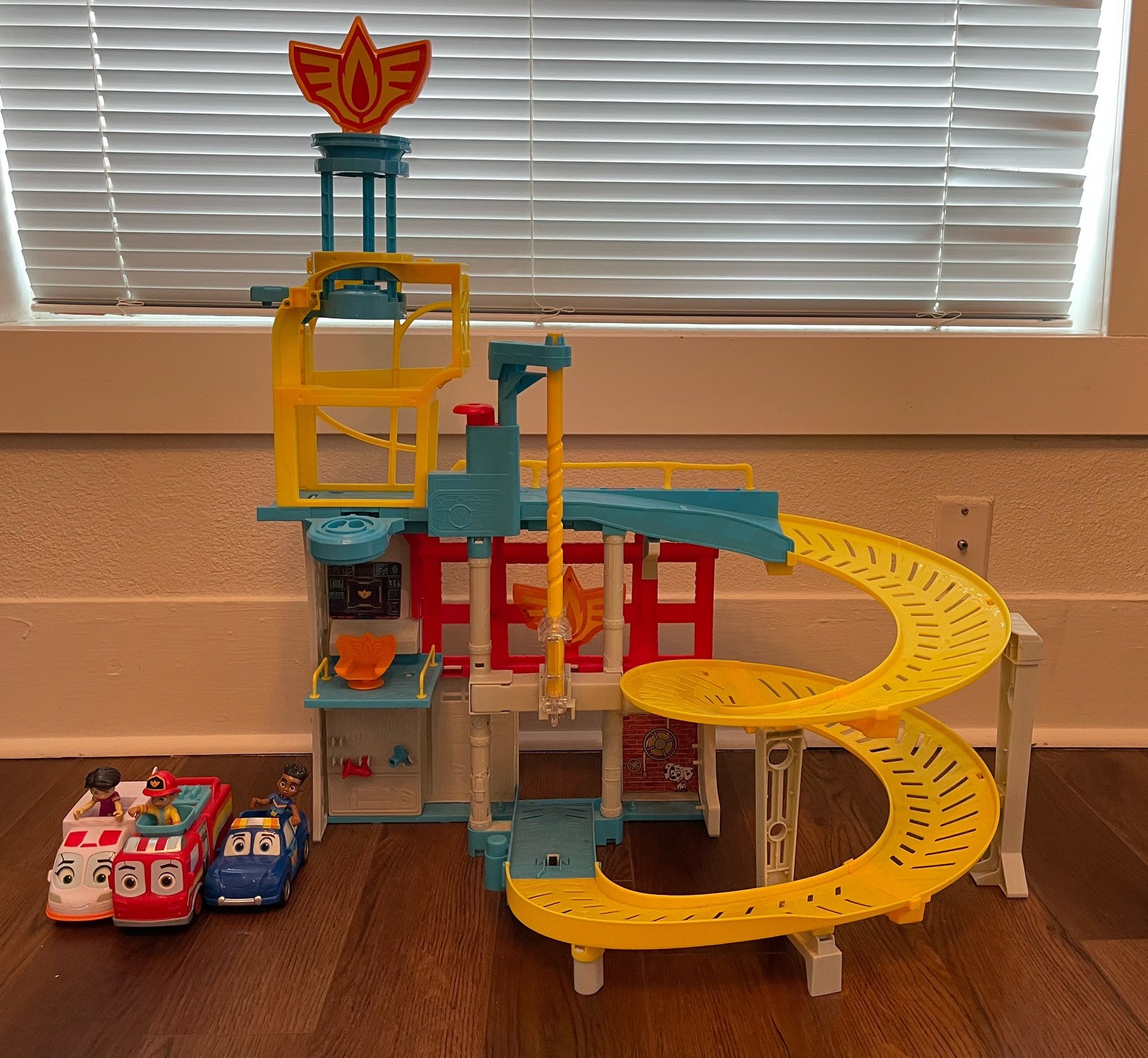 Disney Junior Firebuds Headquarters with all 3 Characters