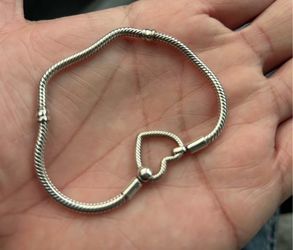 Bracket Pandora