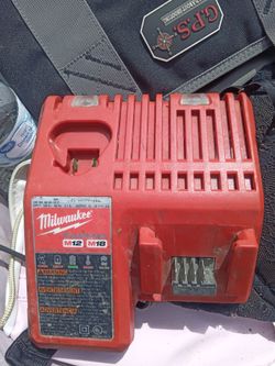 Milwaukee 12/18 volt Charger