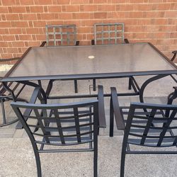 Metal And Glass Outdoor Patio Set 7 Like New