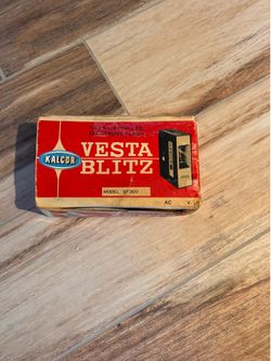 Vesta Blitz Transistorized Electronic Flash