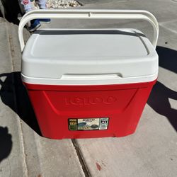 Igloo Cooler. 41 Can L. 28 Quart